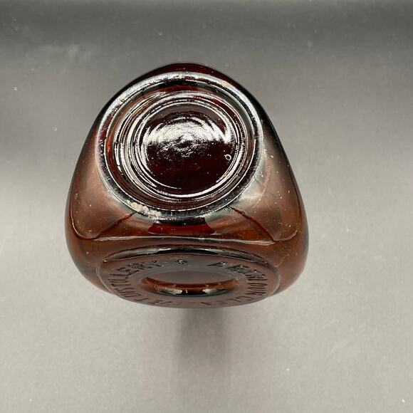 Vintage Aberlour Glenlivet Distillery 3-Sided Glass Bottle by W.H.Holt & Sons - Picture 7 of 9